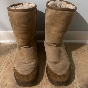 Ugg Ultimate Short Boot - size W8